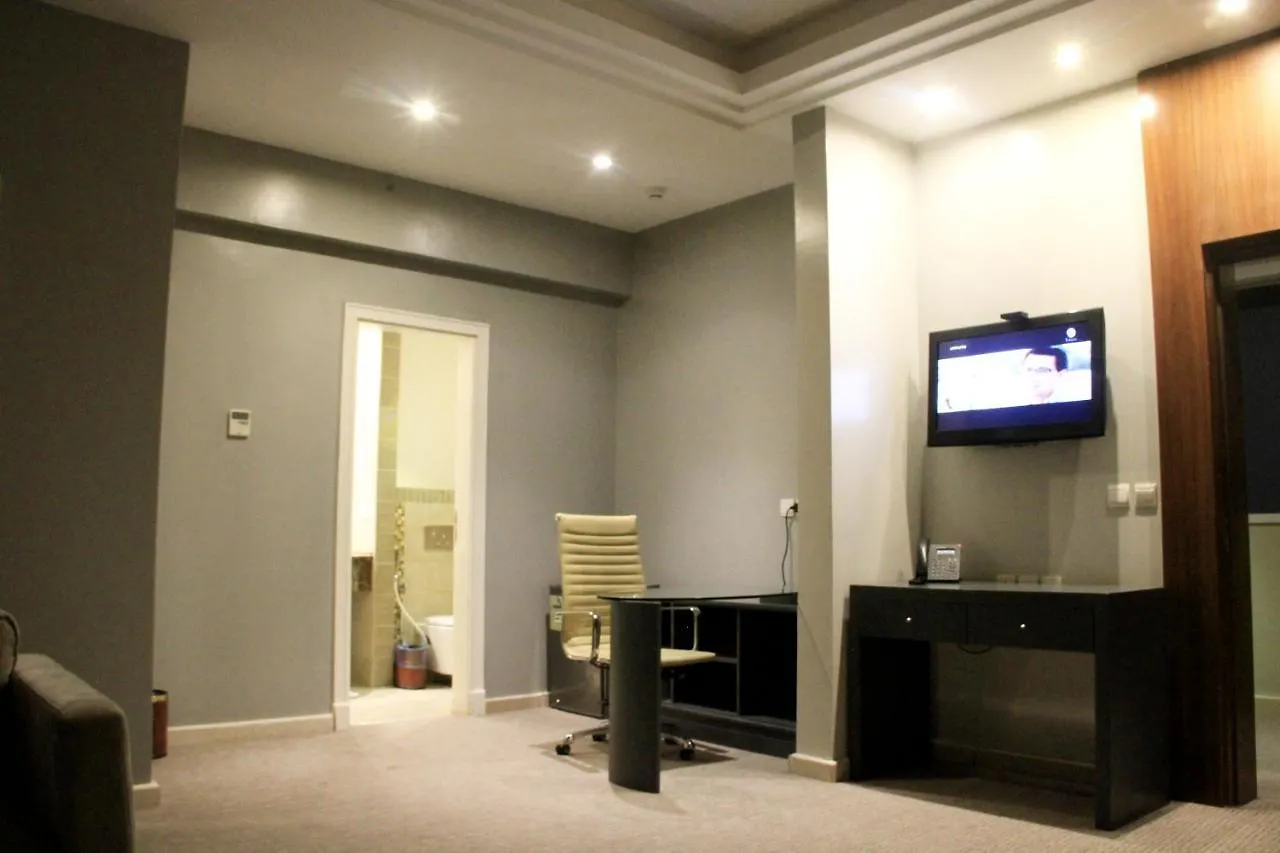 Business Inn Tahlia Hotel Riyadh