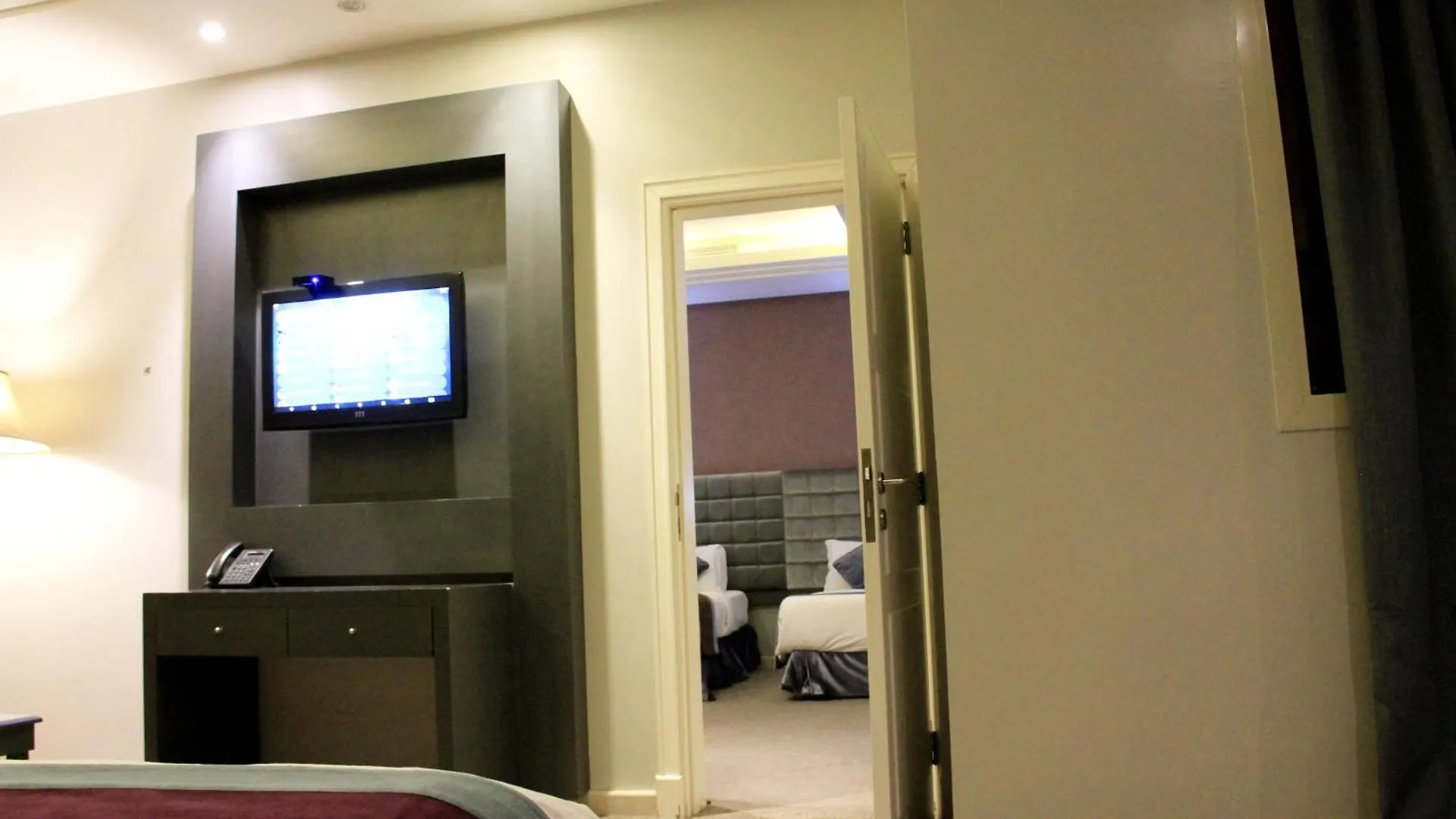 Business Inn Tahlia Hotel Riyadh